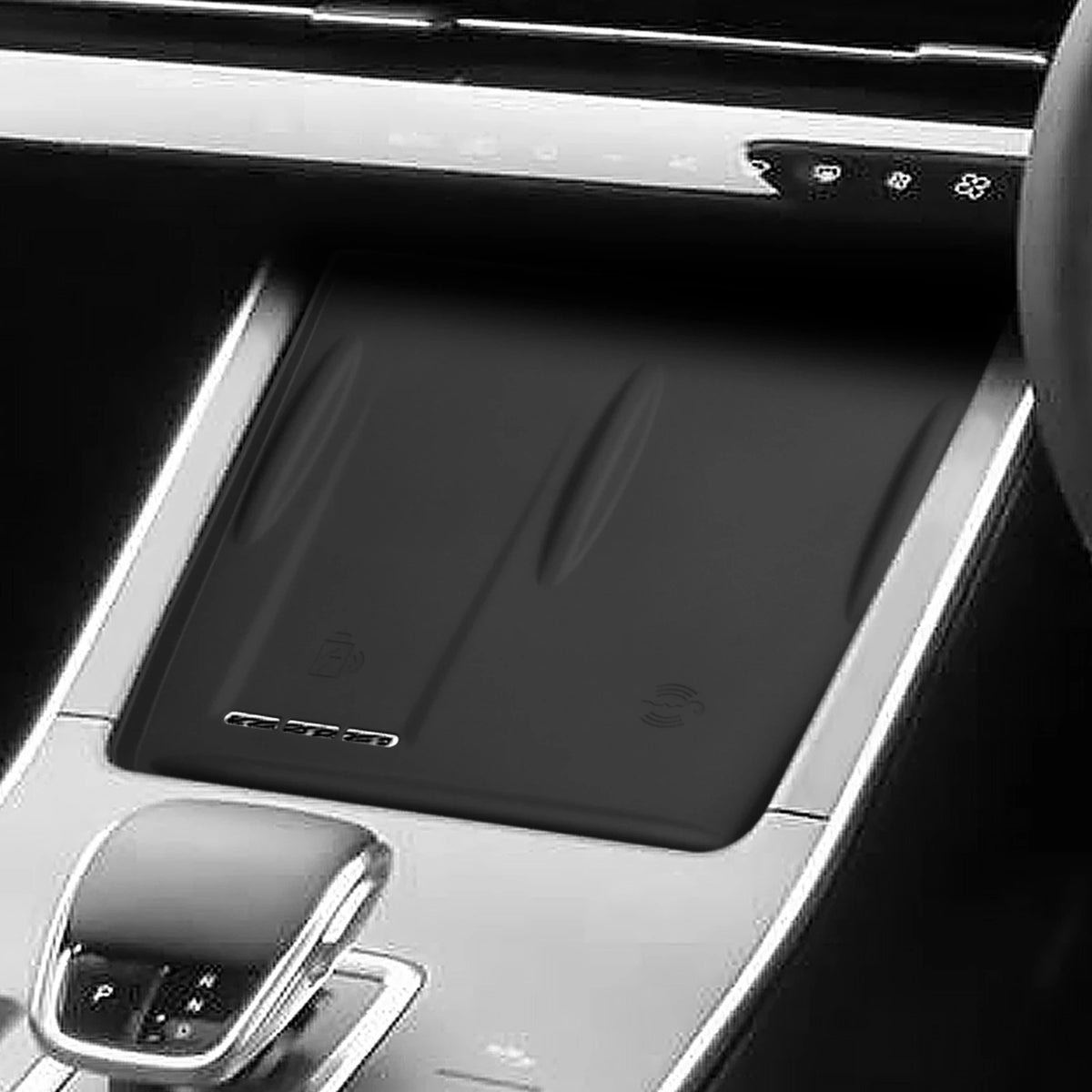 Non-Slip Wireless Charging Pad for Chery OMODA C5 (Fuel) 2022–2025